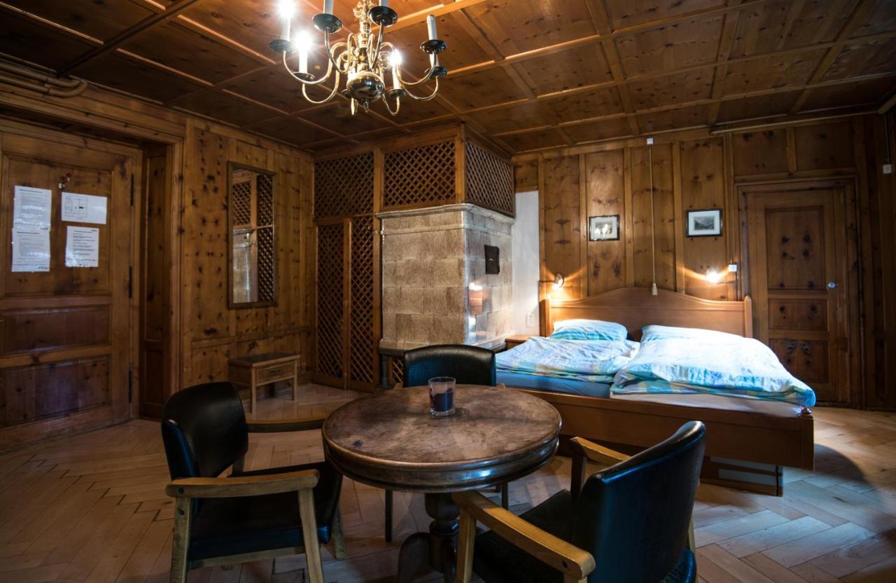 פרפן Hotel Jenatsch מראה חיצוני תמונה